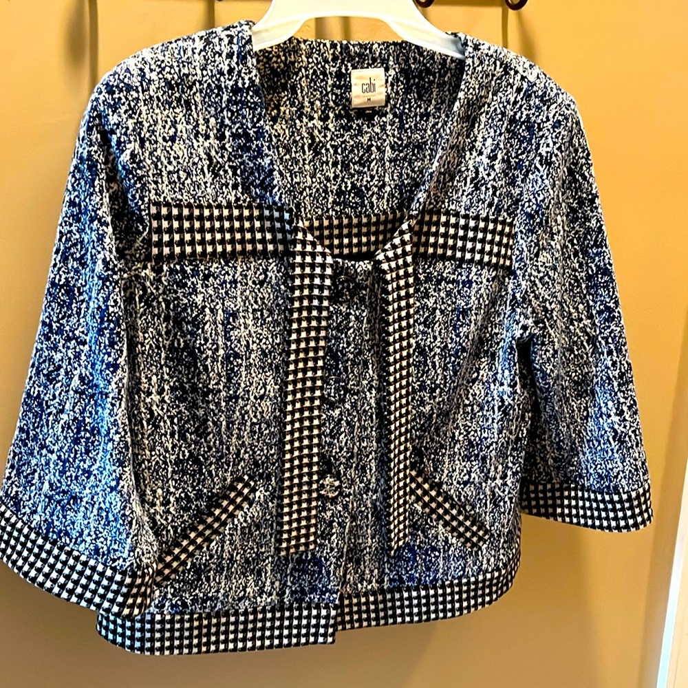 Cabi cropped jacket. Like new. Size Medium